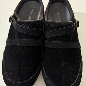 Easy spirit black suede Equinox Clog/Mules